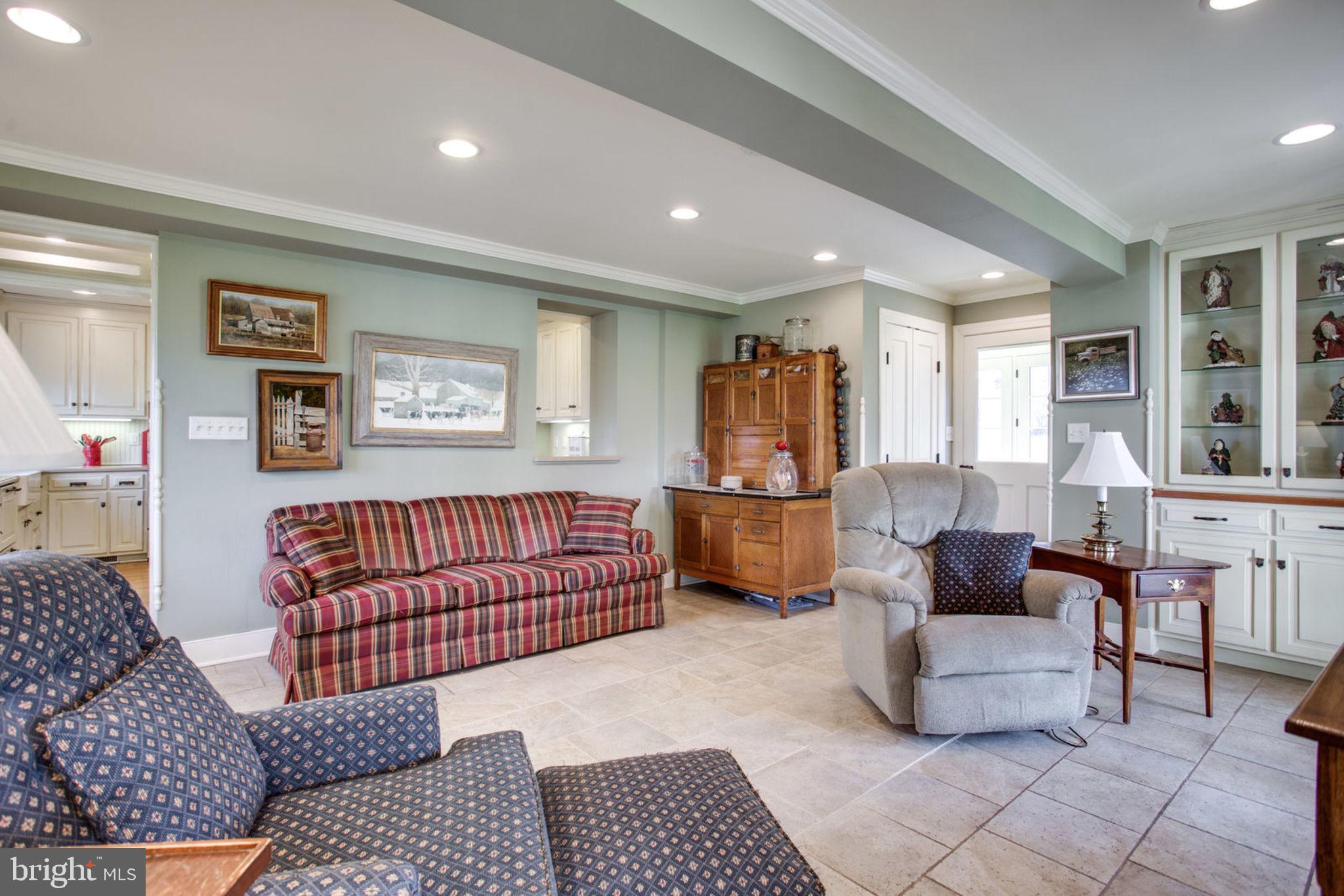 22905 Federal Lookout Road Smithsburg, MD 21783 - Photo 51 of 72 Family Room