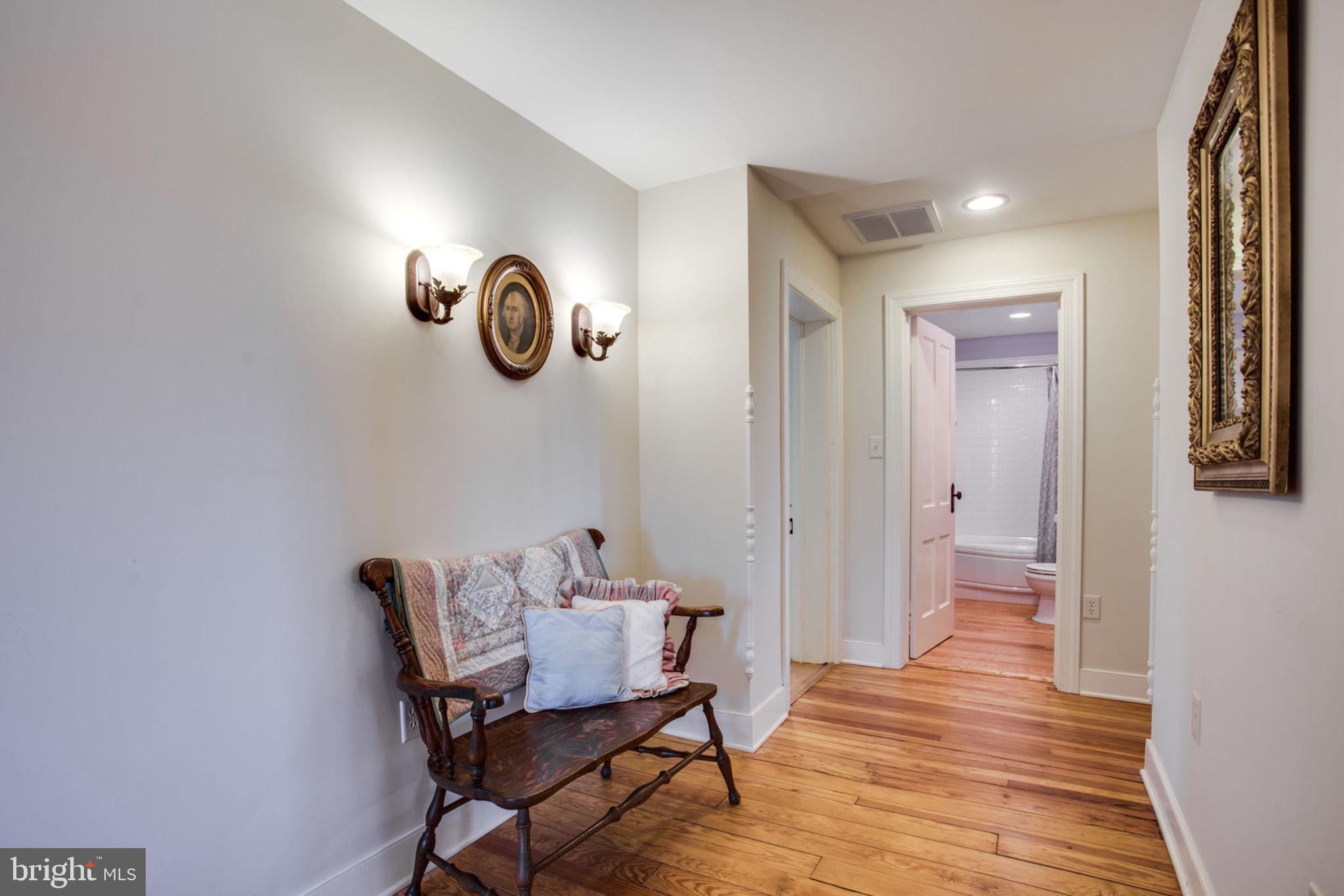 22905 Federal Lookout Road Smithsburg, MD 21783 - Photo 53 of 72 Main Level Hall