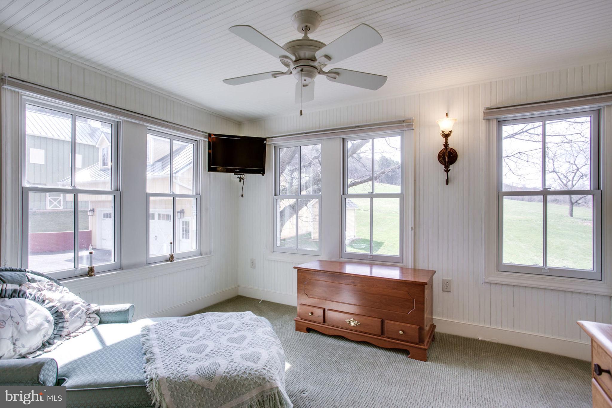 22905 Federal Lookout Road Smithsburg, MD 21783 - Photo 59 of 72 Sitting Room