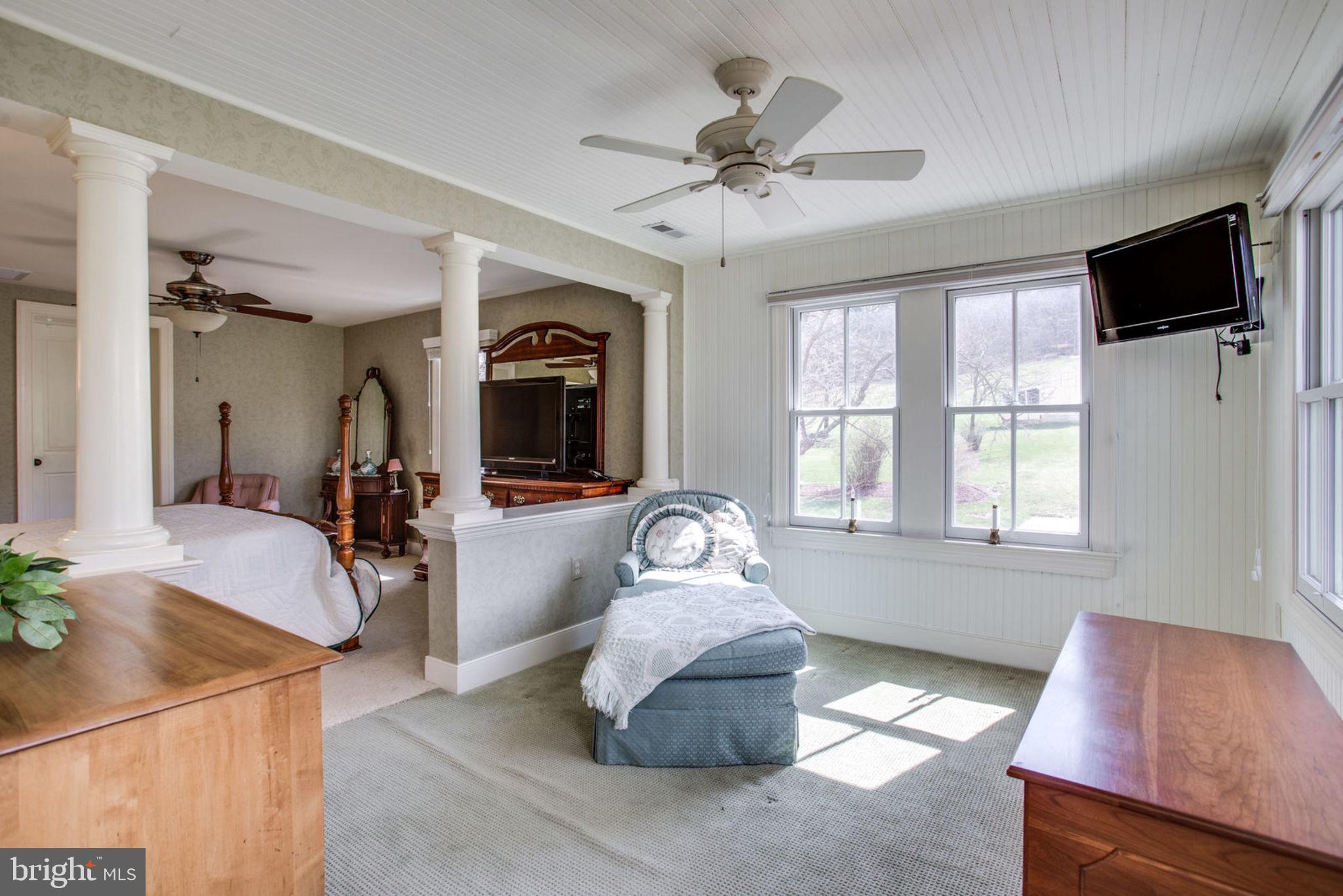 22905 Federal Lookout Road Smithsburg, MD 21783 - Photo 60 of 72 Sitting Room
