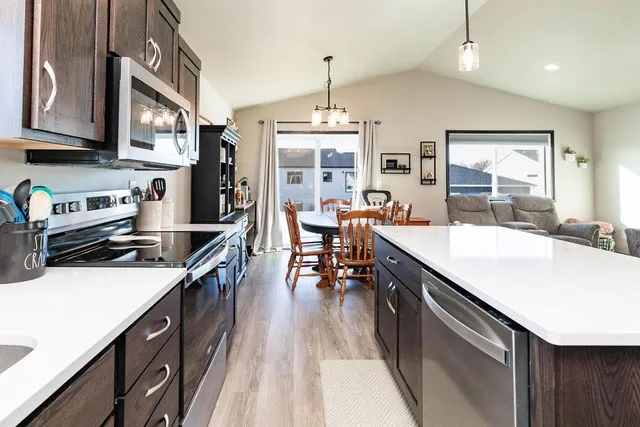 $282,800 | 6621 Thomas Street, Horace, ND 58047