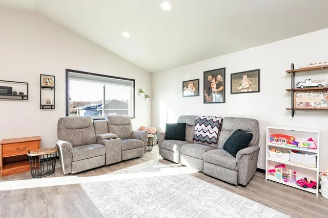 $282,800 | 6621 Thomas Street, Horace, ND 58047