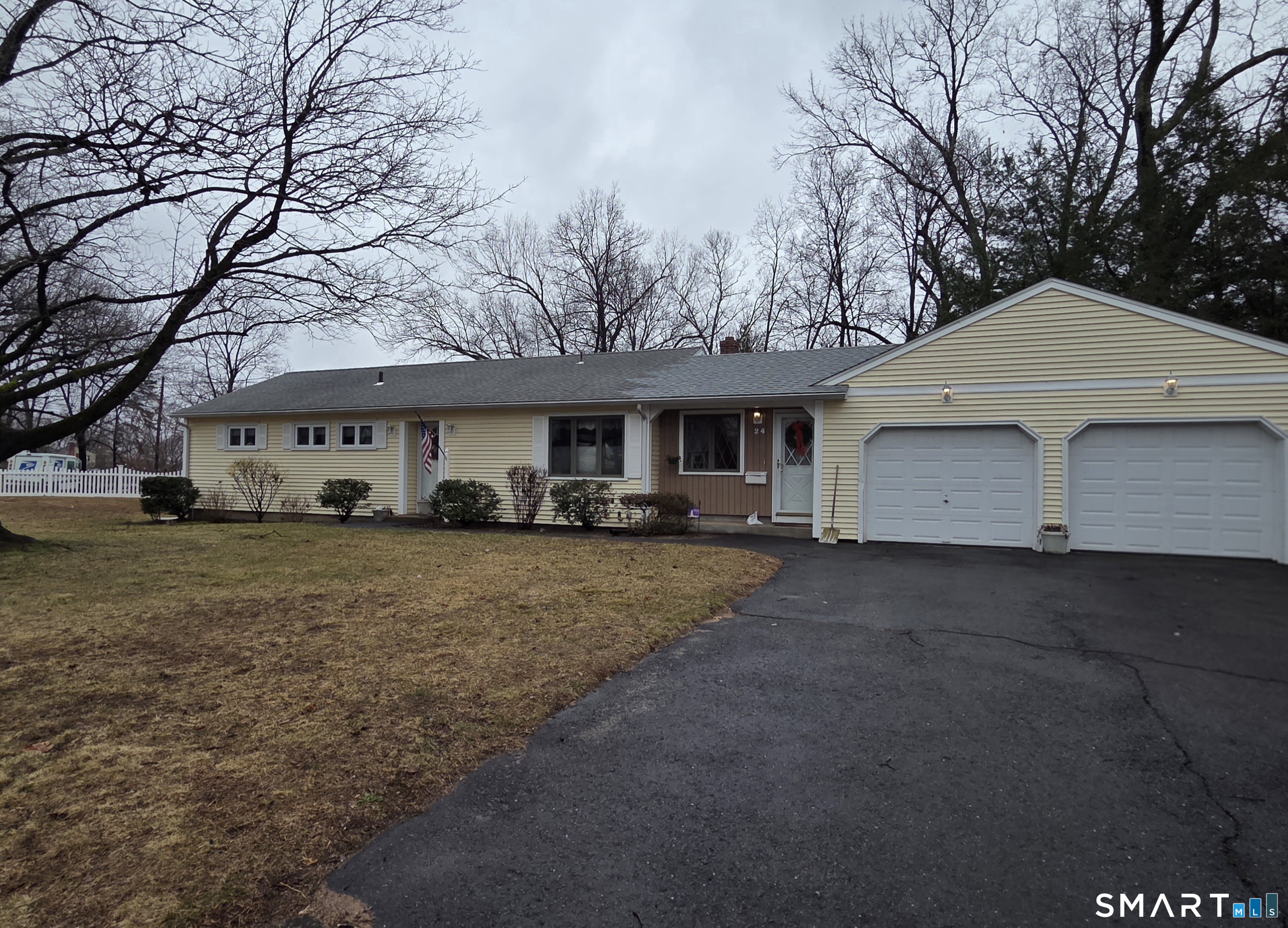 24 Coolidge Street Windsor Locks, CT 06096 - Photo 8 of 27