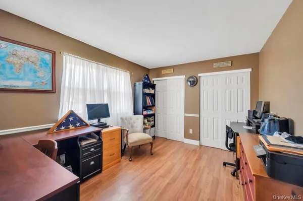 $650,000 | 21 Burwood Lane, Coram, NY 11727