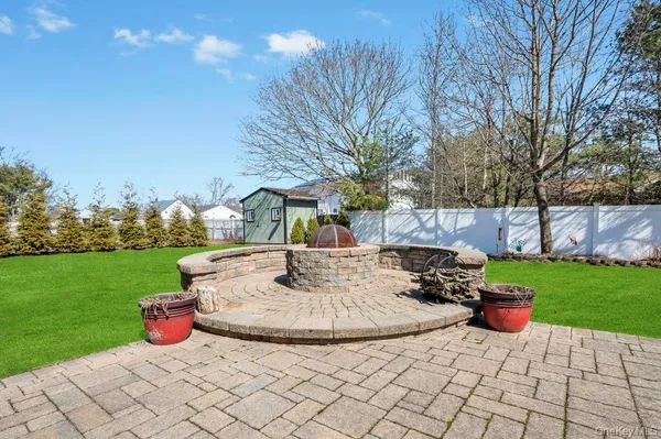 $650,000 | 21 Burwood Lane, Coram, NY 11727