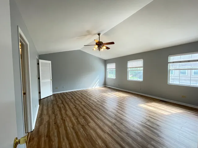 $2,600 | 3186 Anton Drive, Unit 3186, Aurora, IL 60504