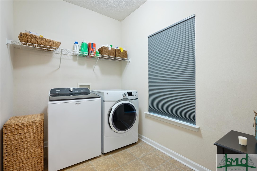 22 Travertine Circle Savannah, GA 31419 - Photo 11 of 36 Laundry room.