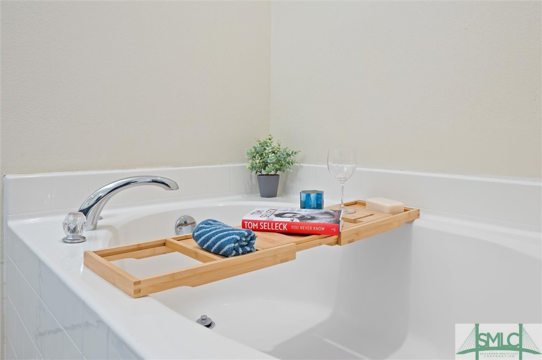 22 Travertine Circle Savannah, GA 31419 - Photo 16 of 36 Separate soaking tub.