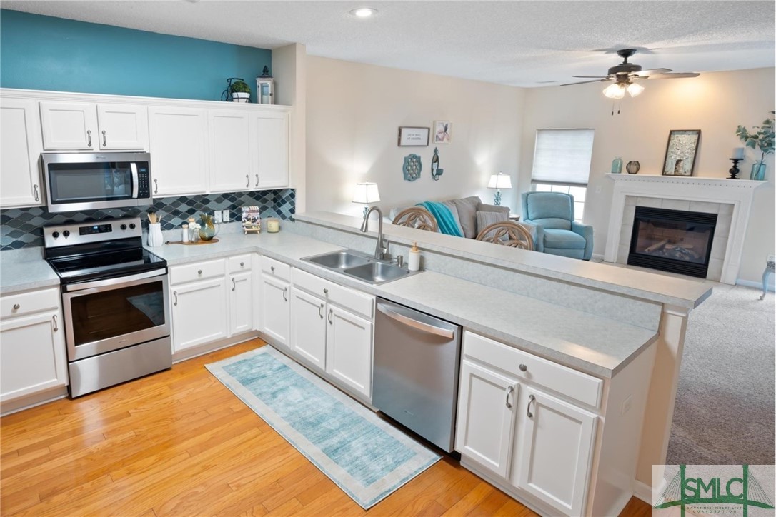 22 Travertine Circle Savannah, GA 31419 - Photo 7 of 36 Real wood cabinetry.