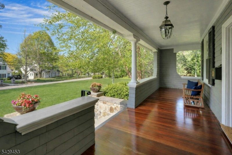 27 Bedford Road Summit, NJ 07901 - Photo 4 of 49
