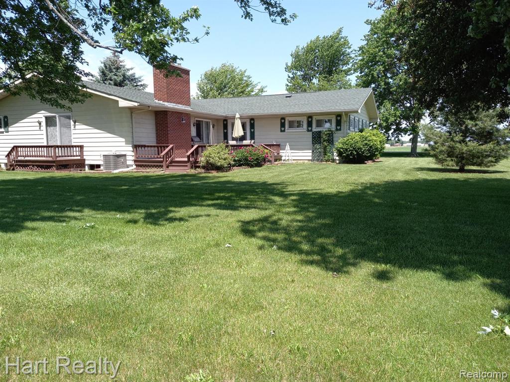 6105 Lynd Road Marlette, MI 48453 - Photo 2 of 45