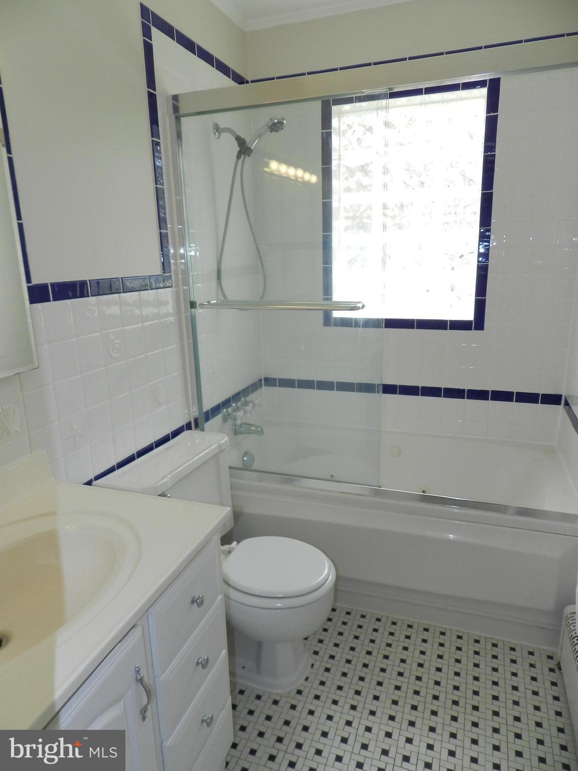 1603 Horner Road Woodbridge, VA 22191 - Photo 15 of 29 Bath on main level
