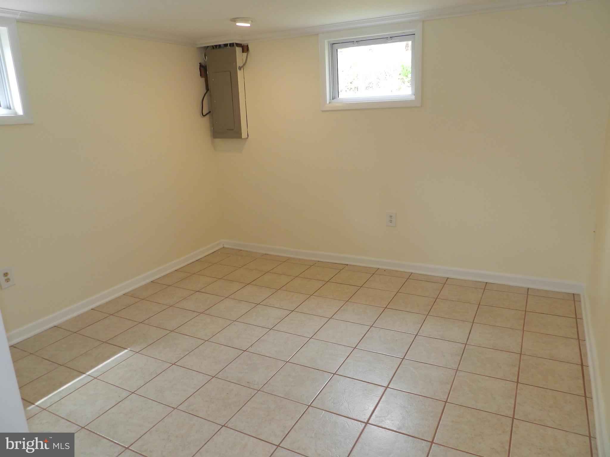 1603 Horner Road Woodbridge, VA 22191 - Photo 21 of 29 Laundry