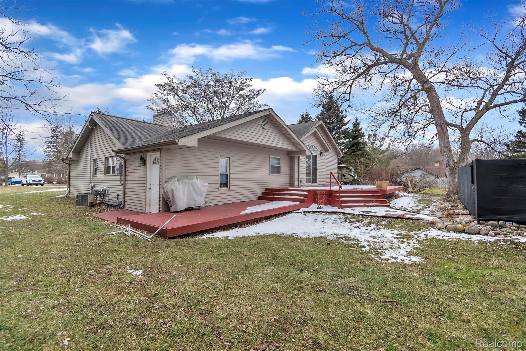 7293 Davison Road Davison, MI 48423 - Photo 28 of 35 7293-Davison-Rd-Davison-MI-windowstill-28.jpg