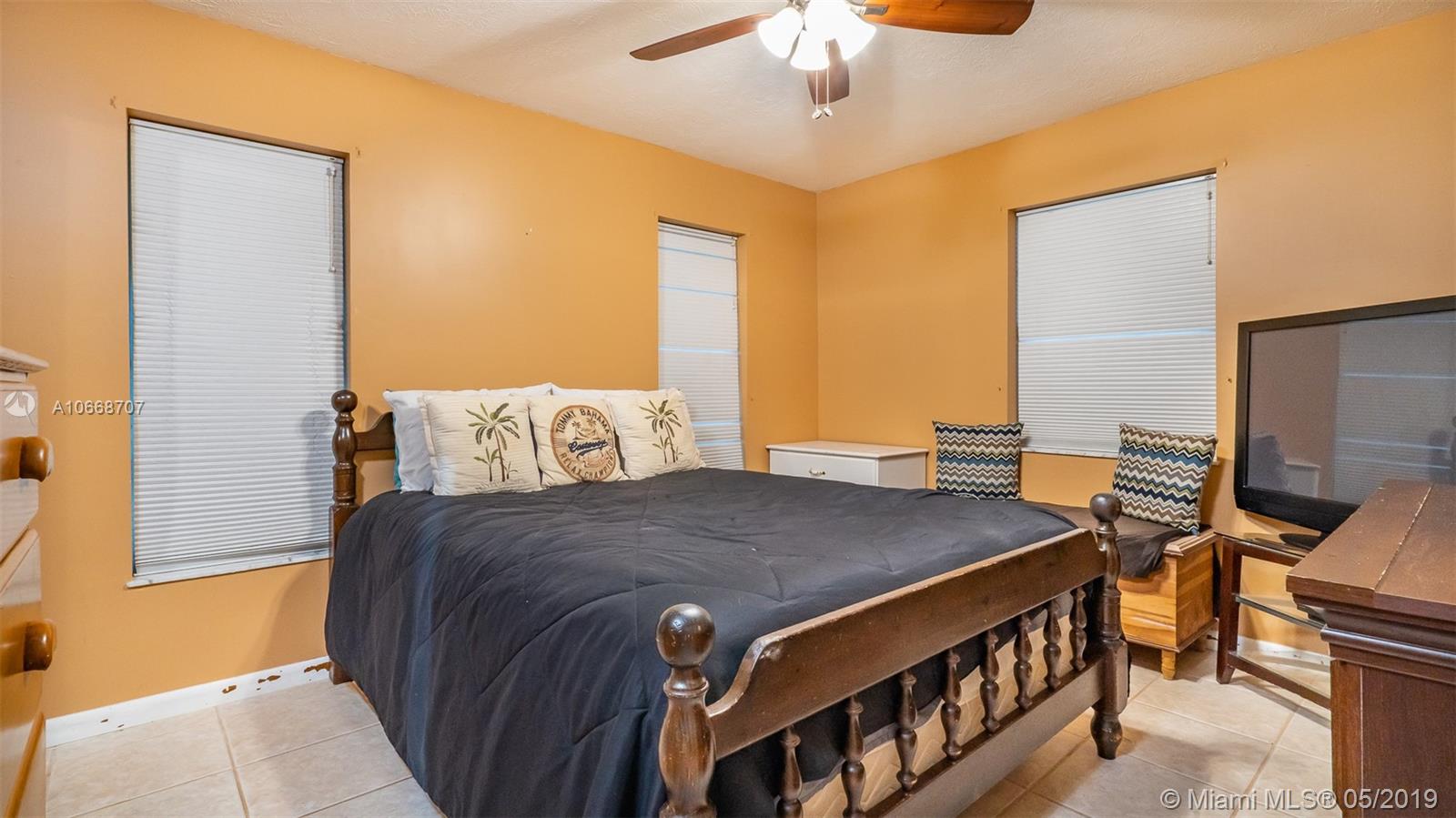 390 Southwest Harbor Street Stuart, FL 34997 - Photo 13 of 17 Gallery Image 13