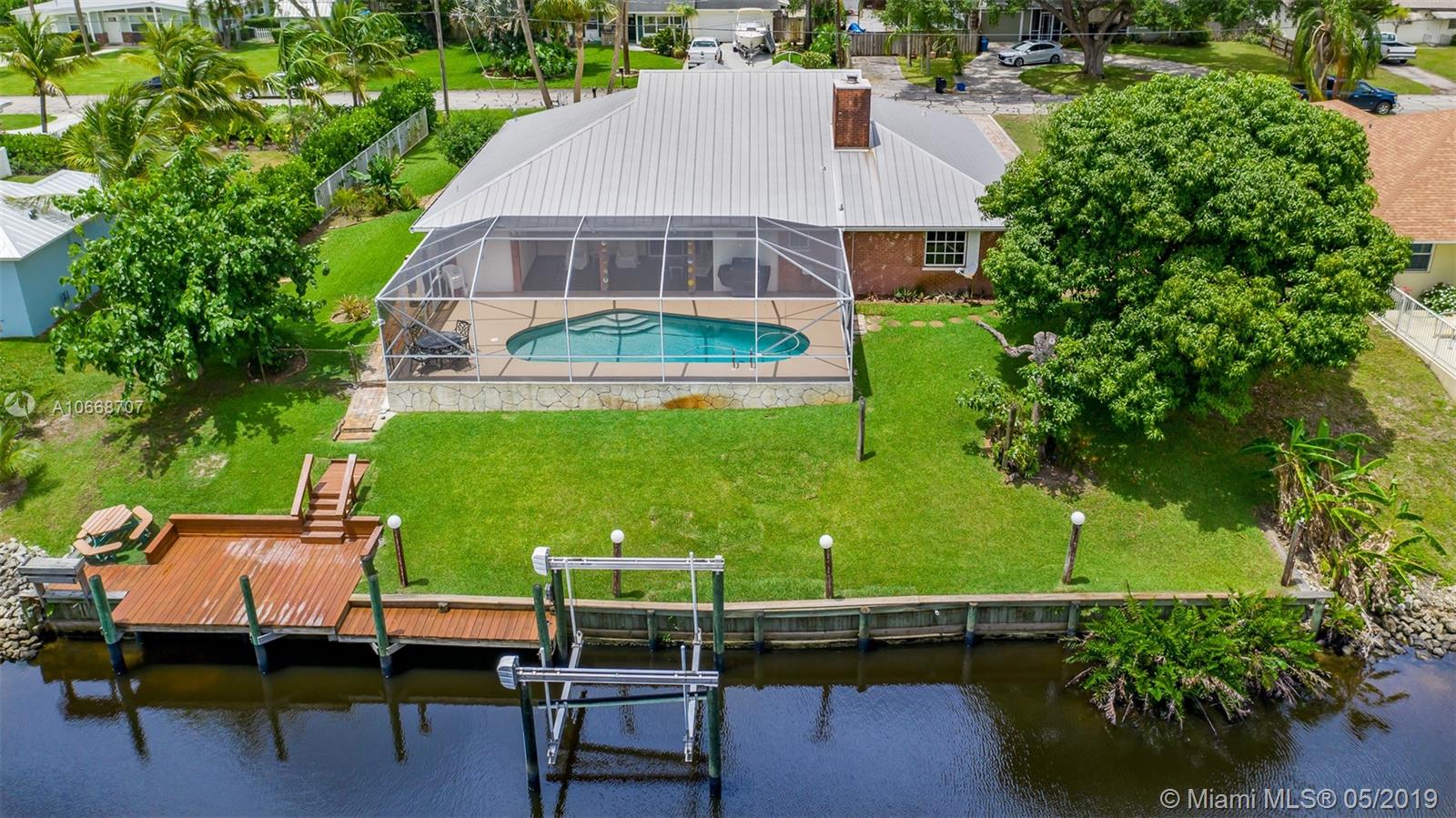 390 Southwest Harbor Street Stuart, FL 34997 - Photo 4 of 17 Gallery Image 4