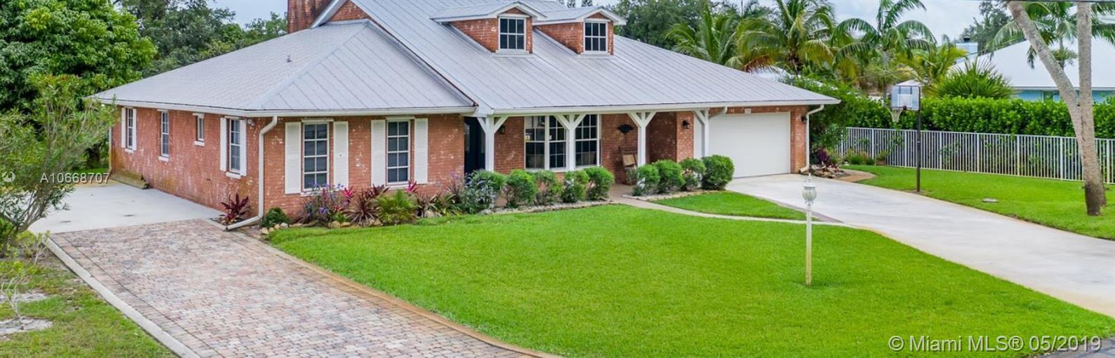 390 Southwest Harbor Street Stuart, FL 34997 - Photo 5 of 17 Gallery Image 5
