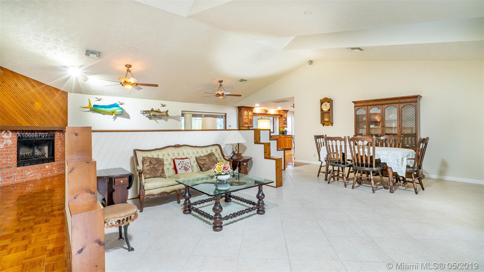 390 Southwest Harbor Street Stuart, FL 34997 - Photo 6 of 17 Gallery Image 6