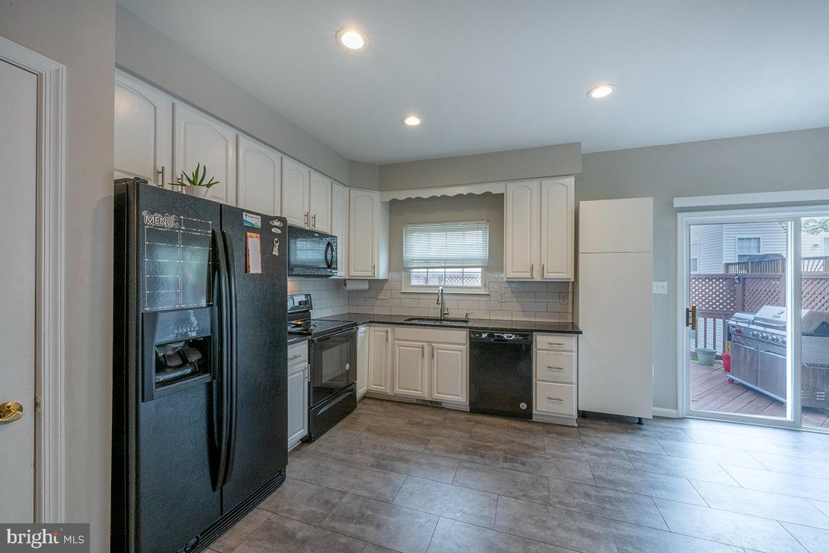 9233 Lorton Valley Road Lorton, VA 22079 - Photo 20 of 43 Kitchen