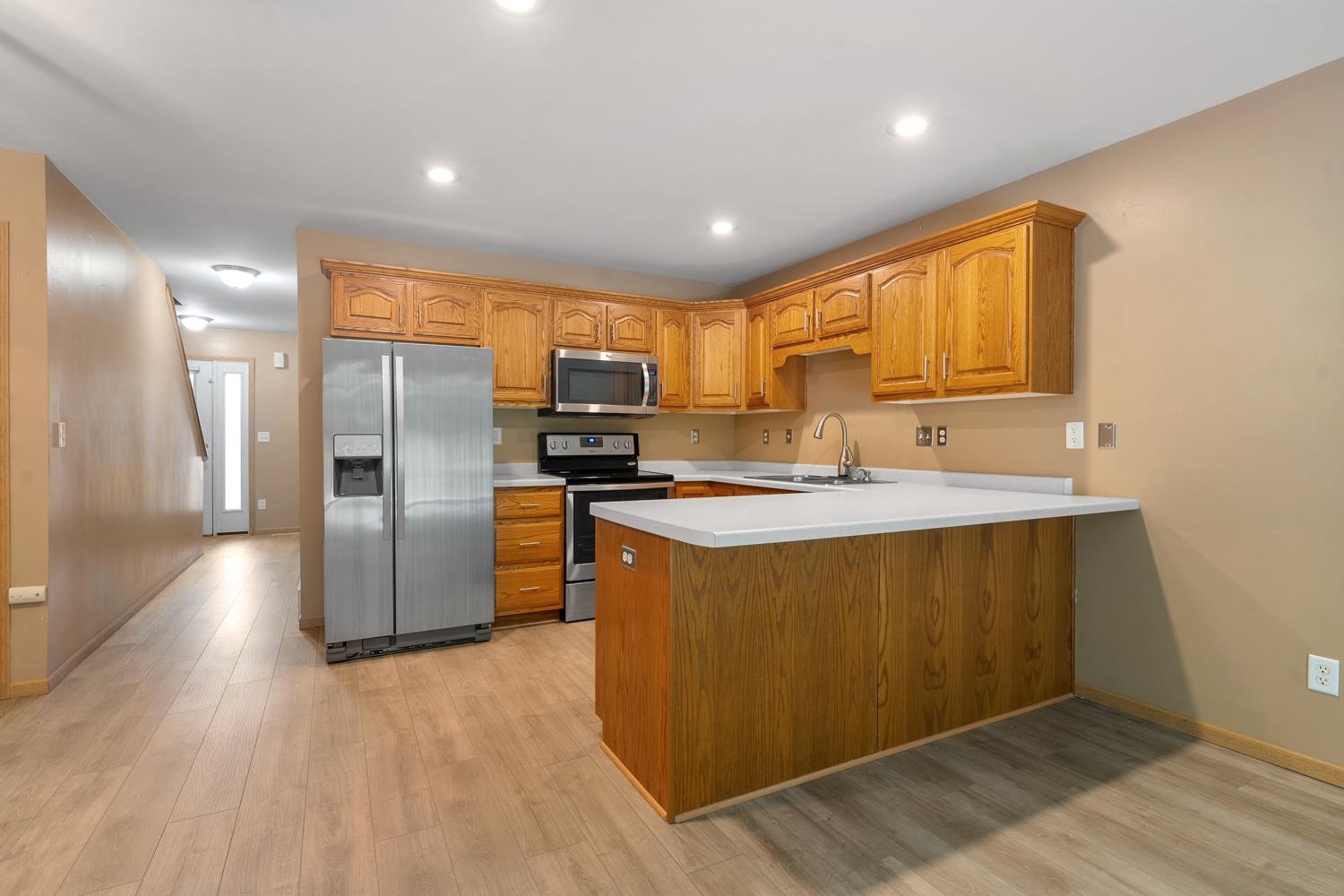 2551 Telluride Trail, Unit F Green Bay, WI 54313 - Photo 5 of 26