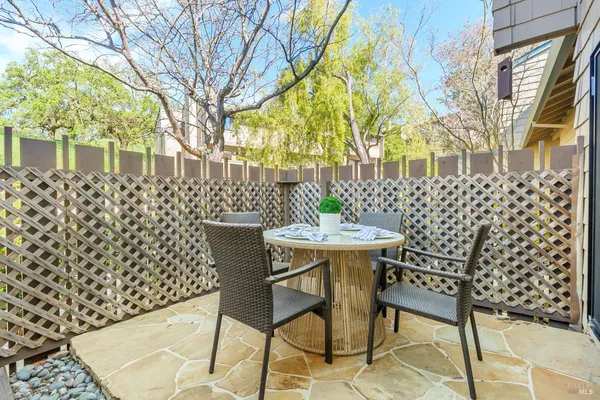 $825,000 | 27 Mariposa Lane, Novato, CA 94947
