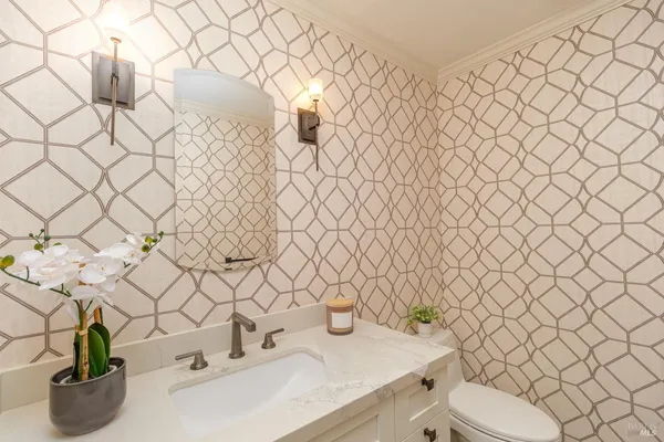 $825,000 | 27 Mariposa Lane, Novato, CA 94947