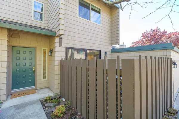 $825,000 | 27 Mariposa Lane, Novato, CA 94947