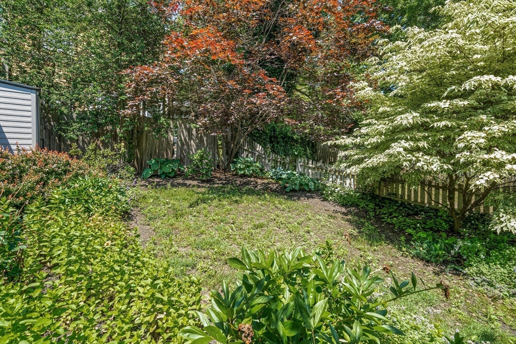 15 Kent Square, Unit 15 Brookline, MA 02446 - Photo 21 of 26