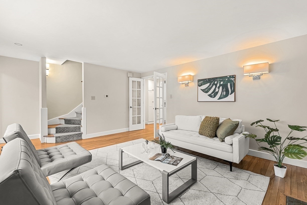 15 Kent Square, Unit 15 Brookline, MA 02446 - Photo 4 of 26