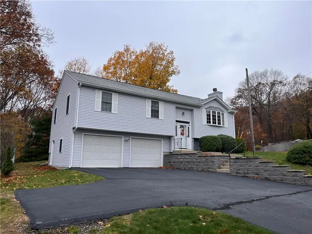 $559,000 | 2 Fairlawn Way, Lincoln, RI 02865