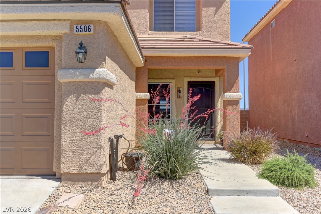 5506 Nickel Ridge Way Las Vegas, NV 89122 - Photo 3 of 32
