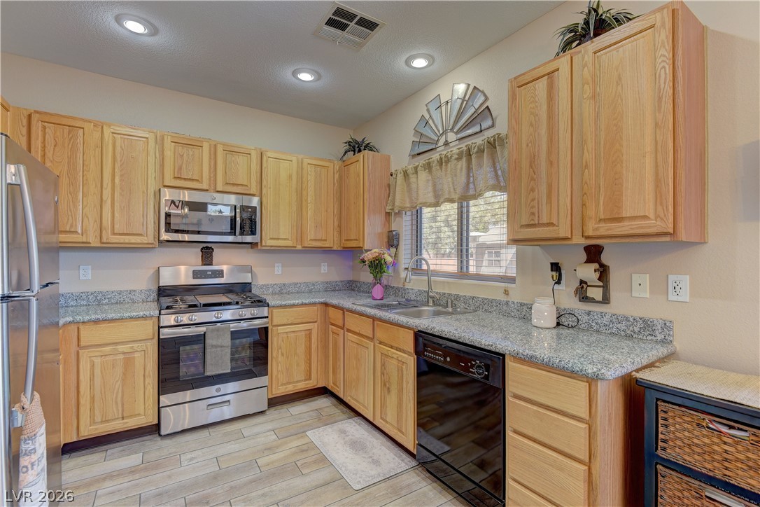 5506 Nickel Ridge Way Las Vegas, NV 89122 - Photo 8 of 32