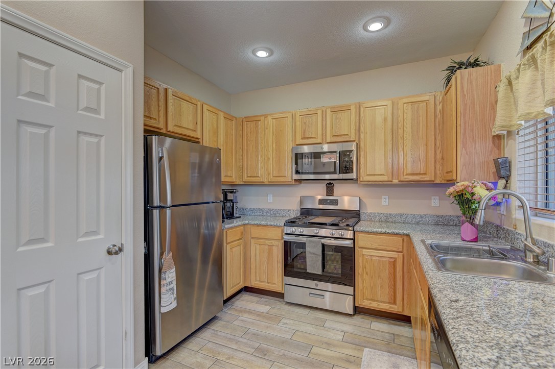 5506 Nickel Ridge Way Las Vegas, NV 89122 - Photo 9 of 32
