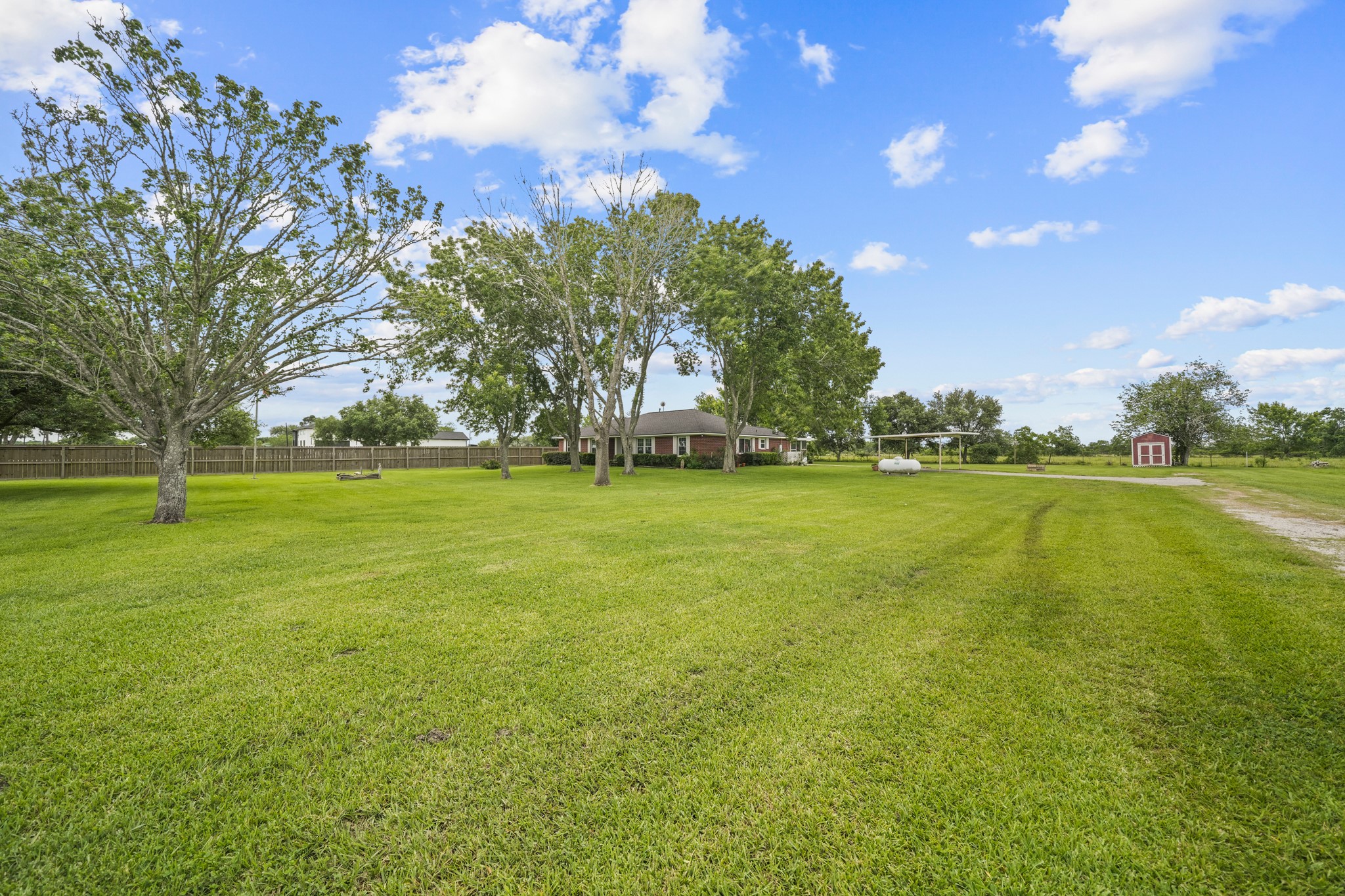 4911 Brister Road Rosharon, TX 77583 - Photo 26 of 31 Large front yard