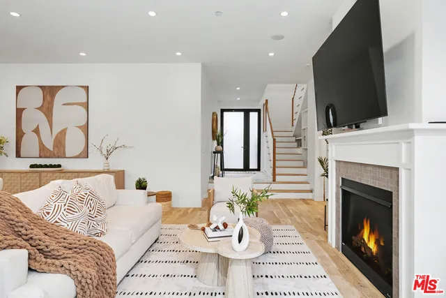 $3,495,000 | 1000 Indiana Court, Venice, CA 90291