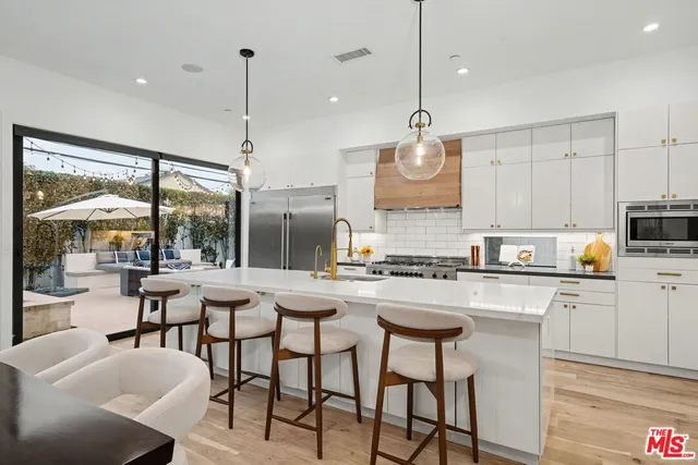 $3,495,000 | 1000 Indiana Court, Venice, CA 90291