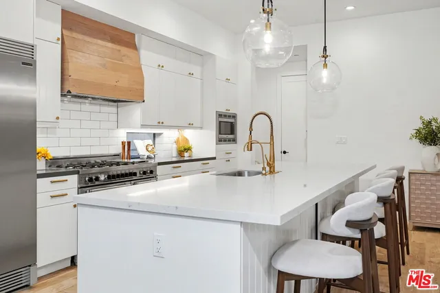 $3,495,000 | 1000 Indiana Court, Venice, CA 90291