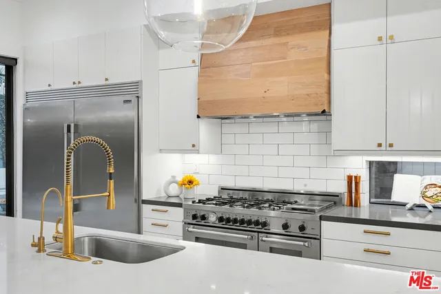 $3,495,000 | 1000 Indiana Court, Venice, CA 90291