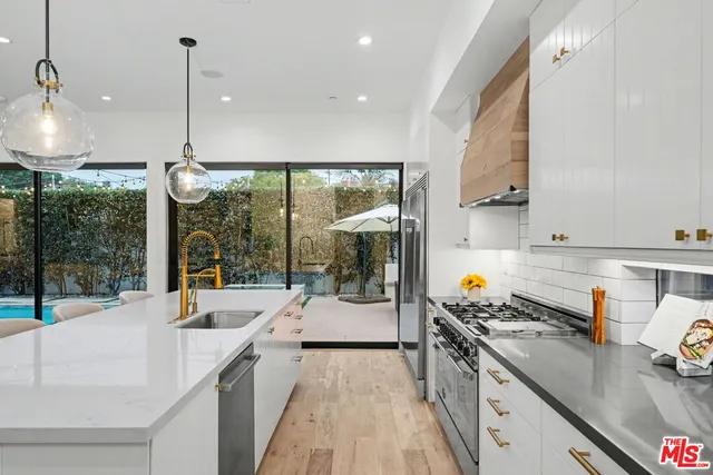 $3,495,000 | 1000 Indiana Court, Venice, CA 90291