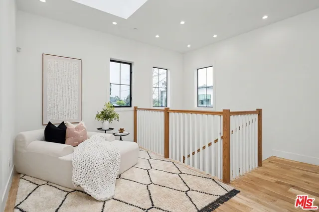 $3,495,000 | 1000 Indiana Court, Venice, CA 90291