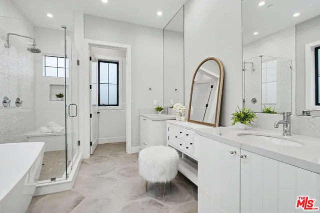 $3,495,000 | 1000 Indiana Court, Venice, CA 90291