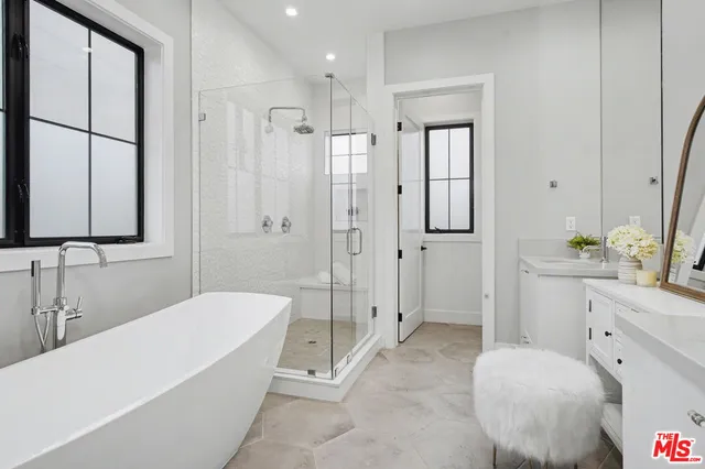 $3,495,000 | 1000 Indiana Court, Venice, CA 90291