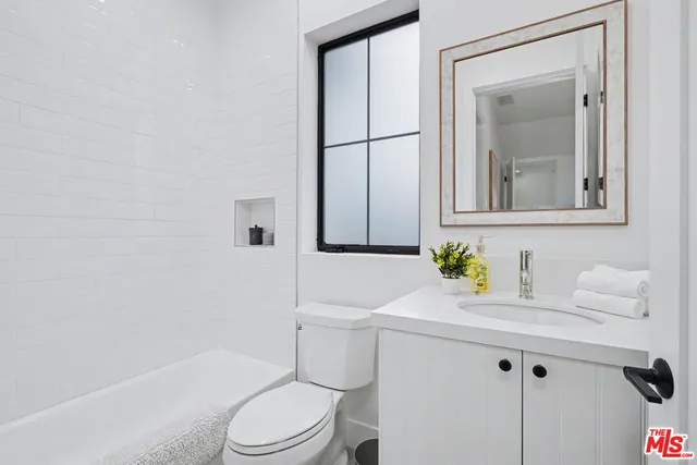 $3,495,000 | 1000 Indiana Court, Venice, CA 90291