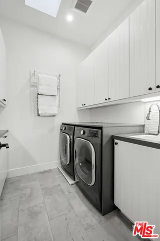 $3,495,000 | 1000 Indiana Court, Venice, CA 90291