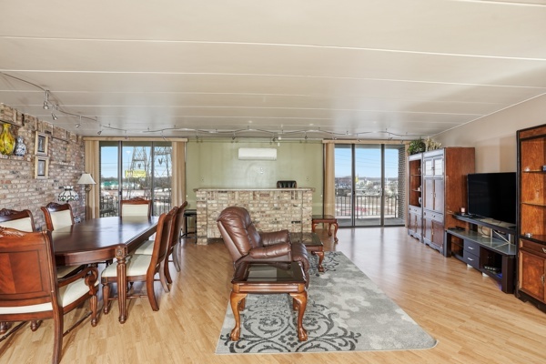 2304 Holiday Terrace, Unit 505 Lansing, IL 60438 - Photo 6 of 18