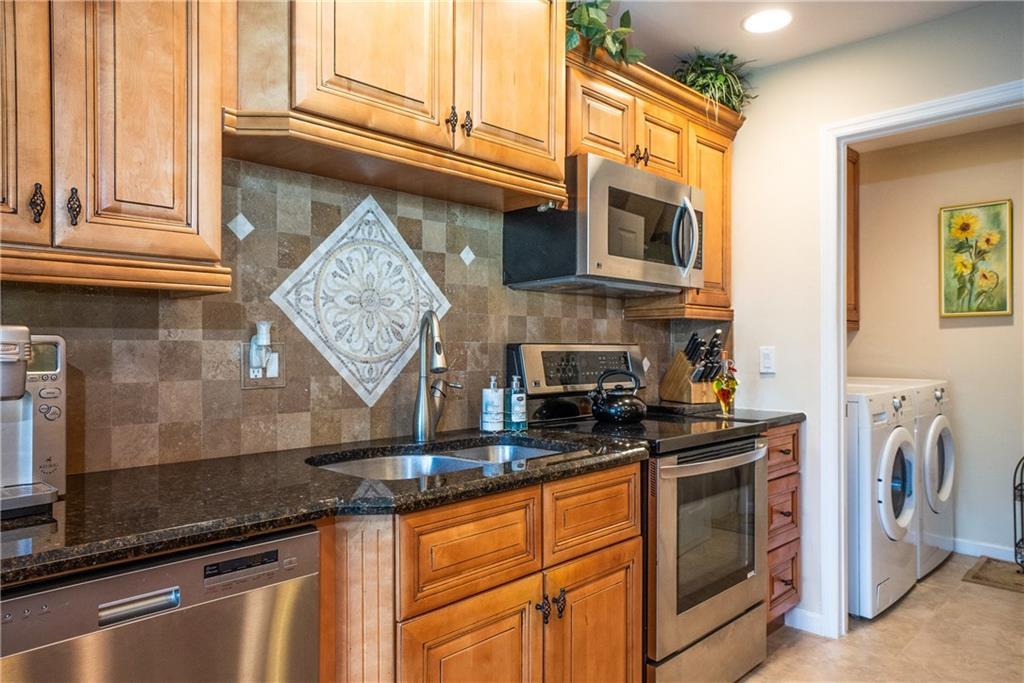 944 Northwest Spruce Ridge Drive, Unit B5 Stuart, FL 34994 - Photo 6 of 19 Gallery Image 6