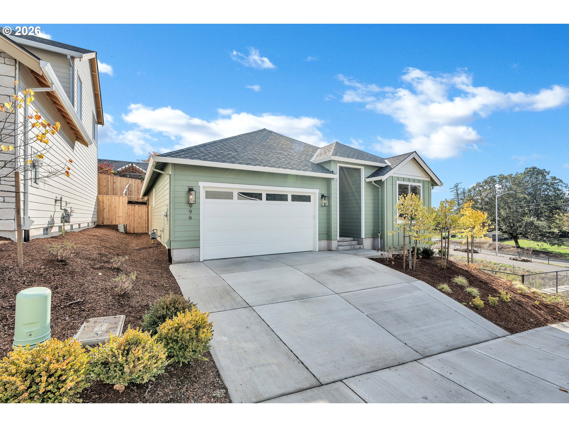 996 East Rork Court Newberg, OR 97132 - Photo 3 of 44