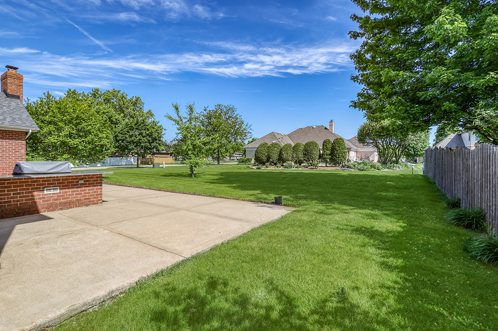 705 Ridgefield Road New Lenox, IL 60451 - Photo 26 of 35