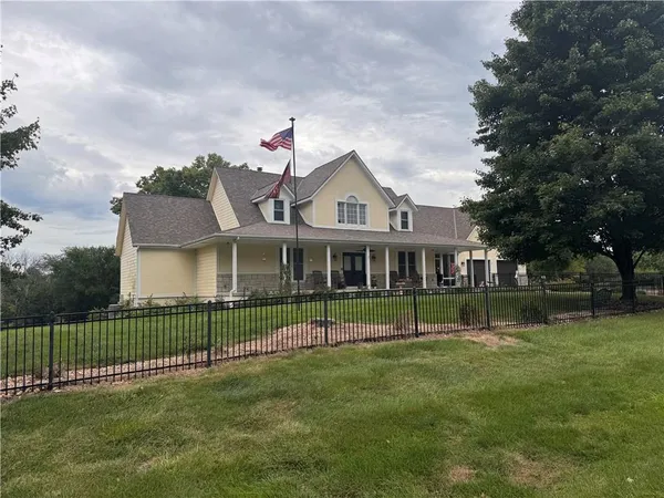 $769,900 | 11505 Easley Drive, Lee's Summit, MO 64086