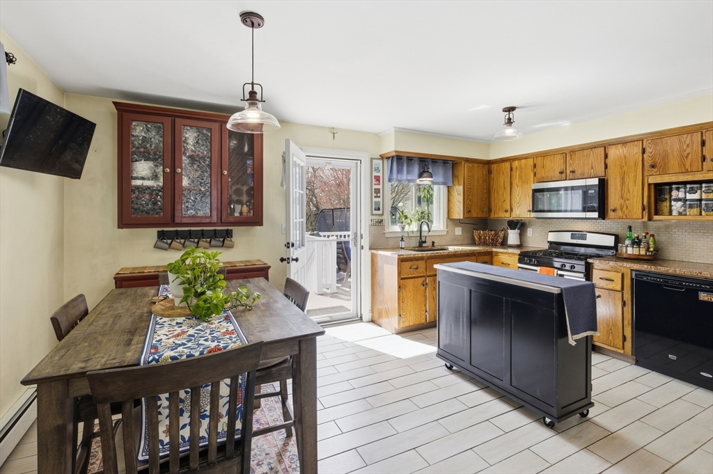 133 Friendship Street Fall River, MA 02724 - Photo 12 of 39